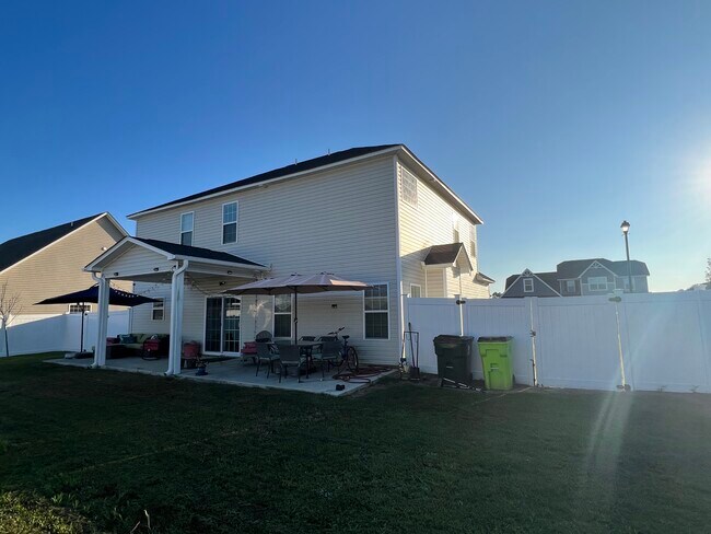 Foto del edificio - 2725 Chalet Cir
