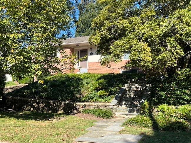 Photo - 6805 Millwood Rd House