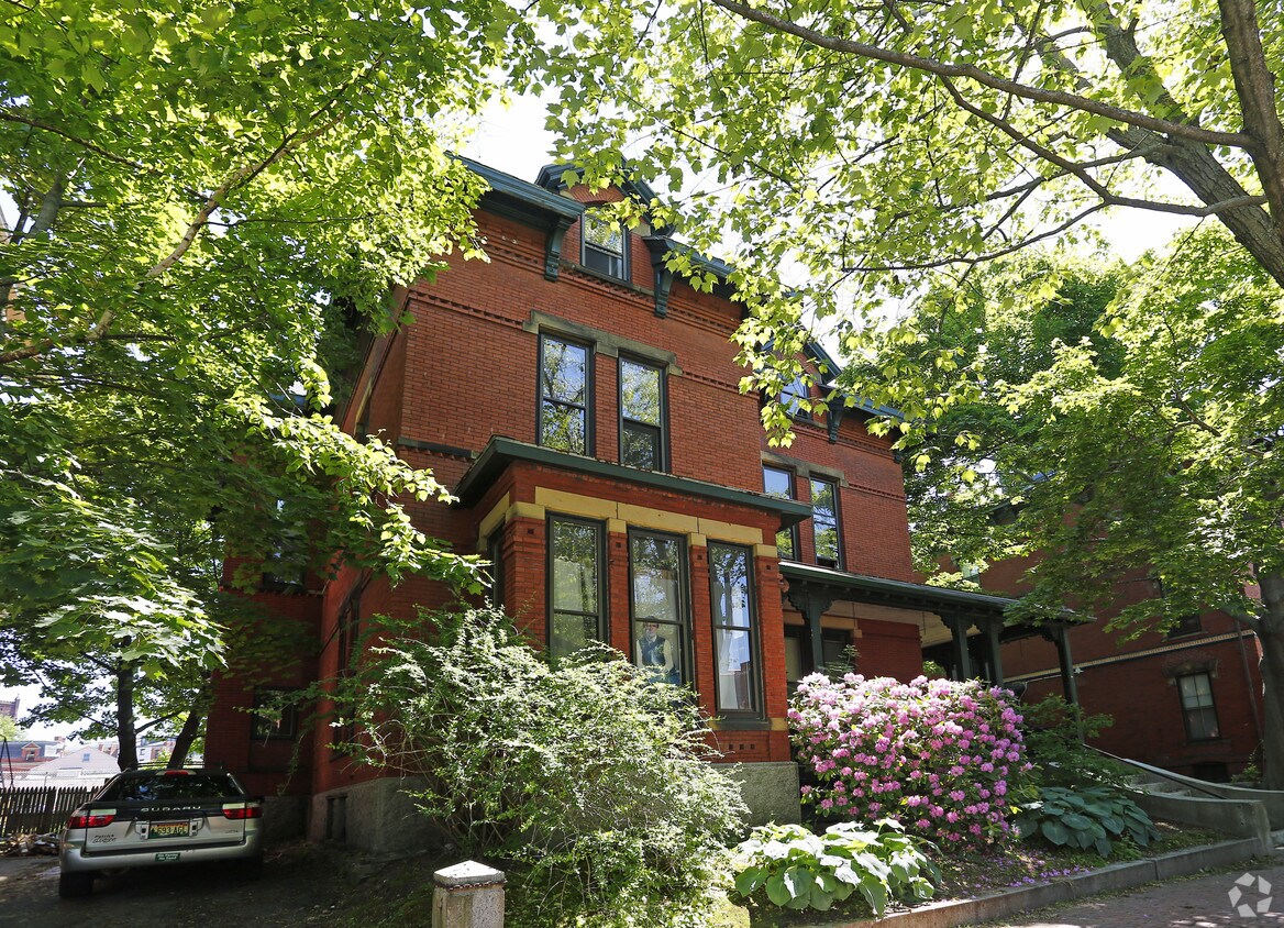 Foto del edificio - 26 Deering St