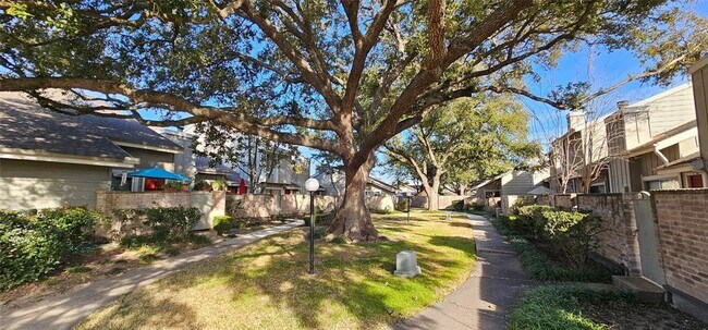 Foto del edificio - 7117 Brendam Ln