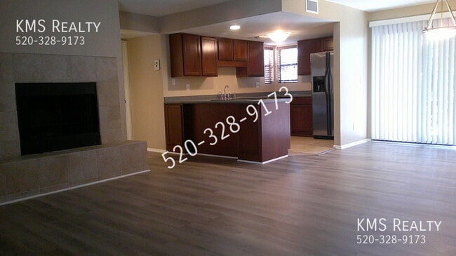 Building Photo - 5051 N Sabino Canyon Rd