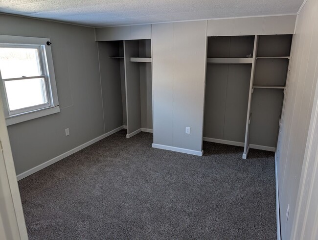 Building Photo - For sale (with rent to own option) - Freshly renovated 3 bedroom/2 bath mobile home