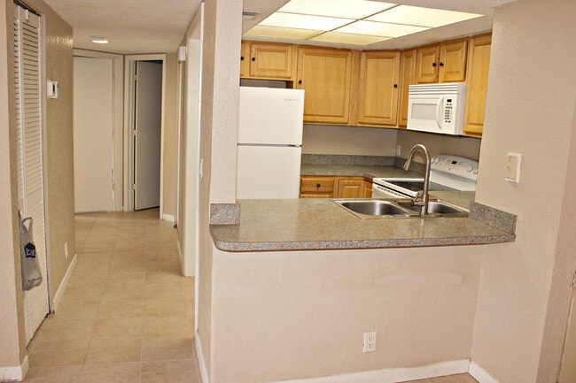 Building Photo - 1500 SE Royal Green Cir