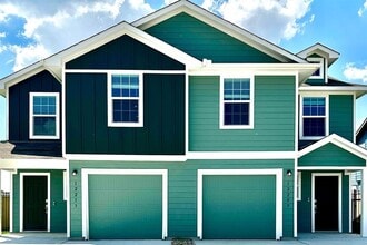 Building Photo - 12213 Rising Moon Ln