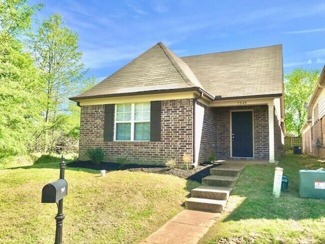 Step Up From Apartment Living, Now Leasing... - Step Up From Apartment Living, Now Leasing...