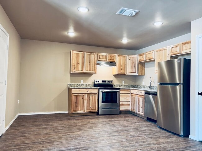 Building Photo - Modern 3-Bedroom, 2-Bathroom Home in North Lubbock