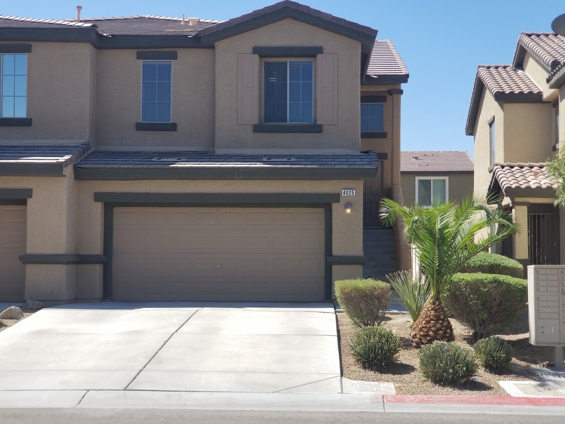 Primary Photo - MESA VERDE TOWN HOME