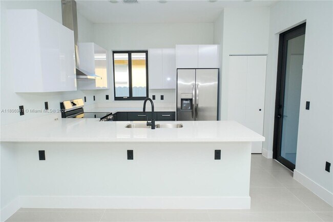 Foto del edificio - 2224 Hope St