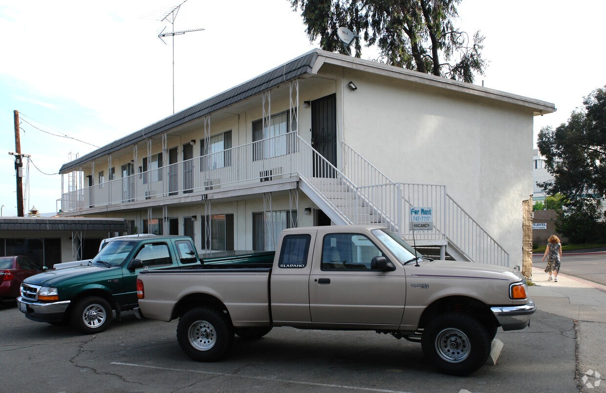Foto del edificio - 136-138 S Ivy St
