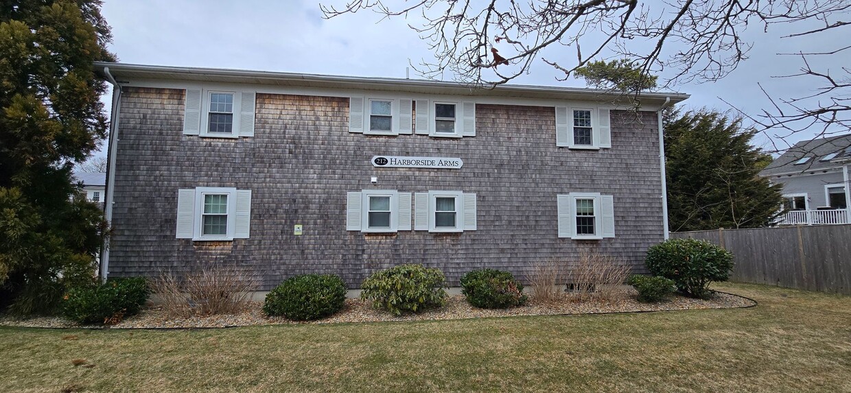 Foto principal - Year-Round 2 Bedroom Condo in Dennis Port-...