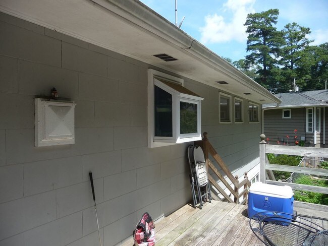 Building Photo - 2763 Winding Ln NE