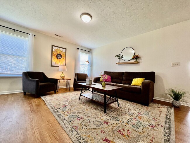 Foto del edificio - 105 Overbrook Ct