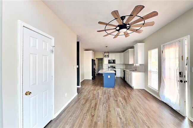 Building Photo - 2635 Rainbow Creek Dr