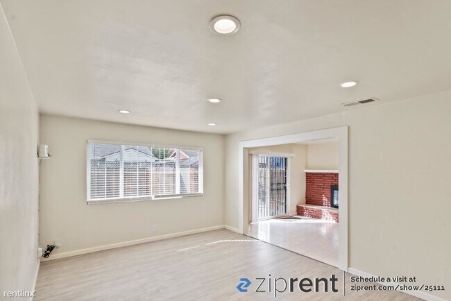 Foto del edificio - 4 br, 2 bath 4plex - 1935 Kinross Way, San...