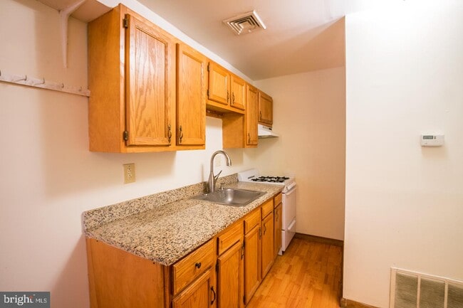 Building Photo - 503 N 40th St