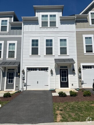 Building Photo - 3424 Monterey Dr