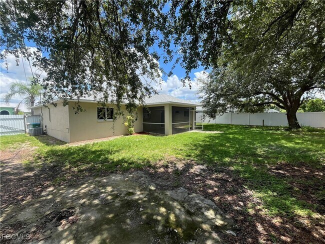 Foto del edificio - 404 SE 19th Ln