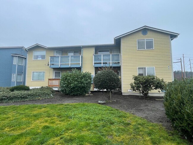 Foto del edificio - Updated 2 Bedroom, 1.5 Bath Apartment!