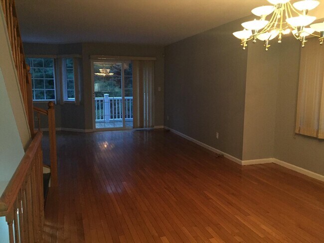 Foto del edificio - 408 Park Ridge Ln