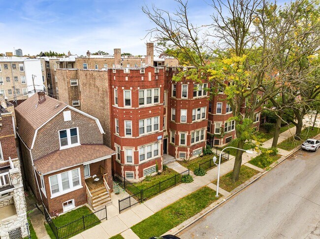 Foto del edificio - 7147-49 S Cornell Ave