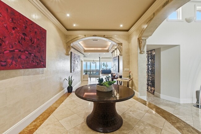 Building Photo - 1011 Avenida Amantea