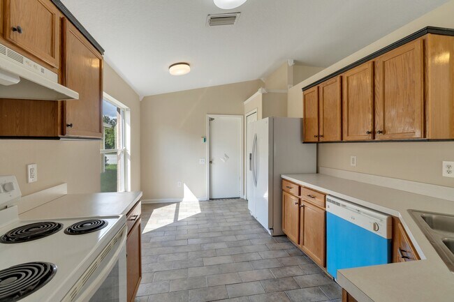 Building Photo - 2711 Breakwater Ct