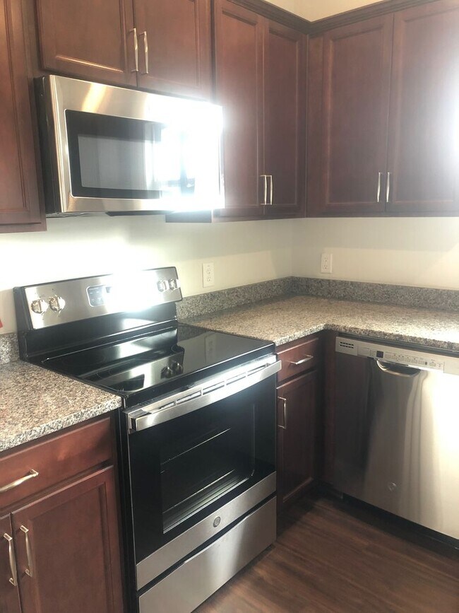 Building Photo - Four bedroom, 2.5 bath house in Elon, near...