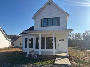 Building Photo - 150 Apache Ln