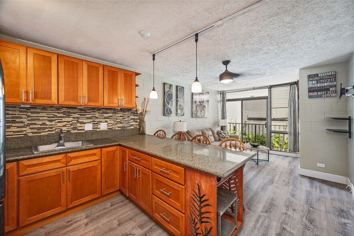 Primary Photo - Kaneohe 2 BD 1 BA Condo with Pool!