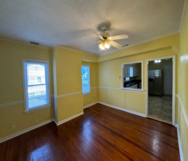 Foto del edificio - 427 E Lincoln Ave