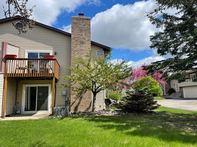 Foto del edificio - 10336 Balsam Ln