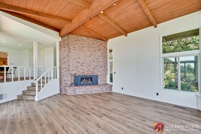 Building Photo - Private Saratoga Mountain Retreat Just Minutes from Downtown