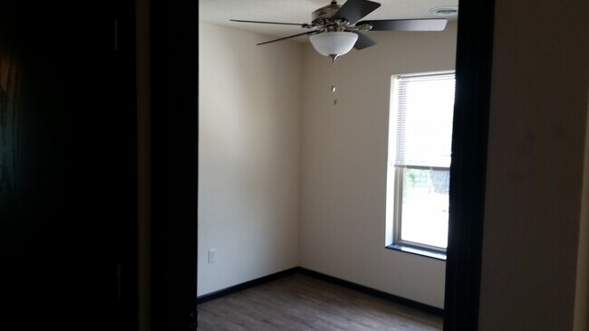 Dormitorio - 1032 Newton Rd