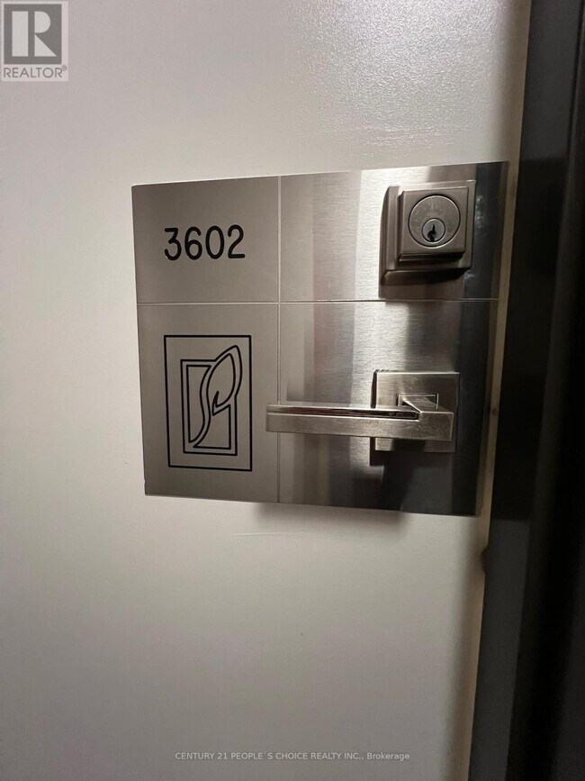 Photo du bâtiment - 510 Curran Place