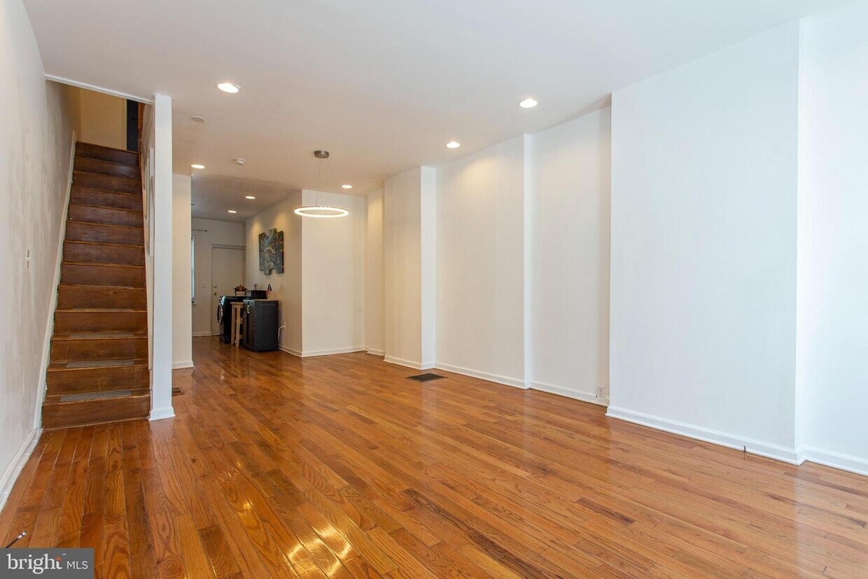 1327 S Opal St, Philadelphia, PA 19146 Townhouse for Rent in