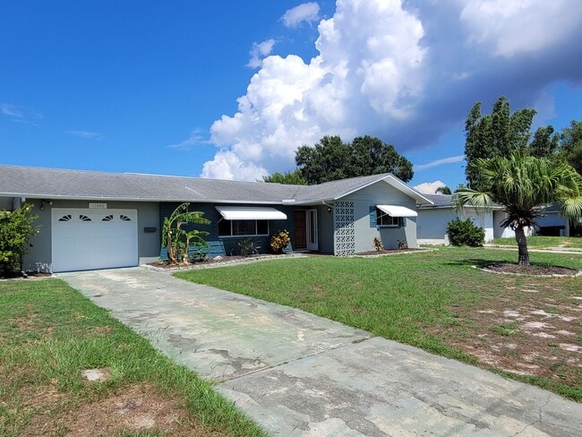 Building Photo - 2 Bedroom, 2 Bath HOUSE in Seminole with a...