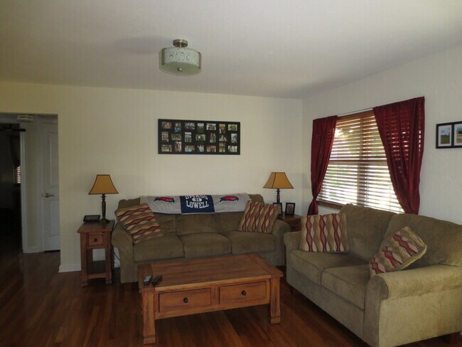 Building Photo - Charming 2-Bedroom Home in South Tampa ? C...