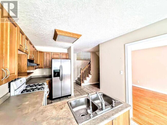 Building Photo - 687B WILD GINGER AVENUE