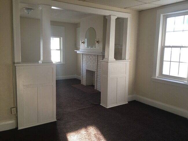 Building Photo - 349 Midland Ave
