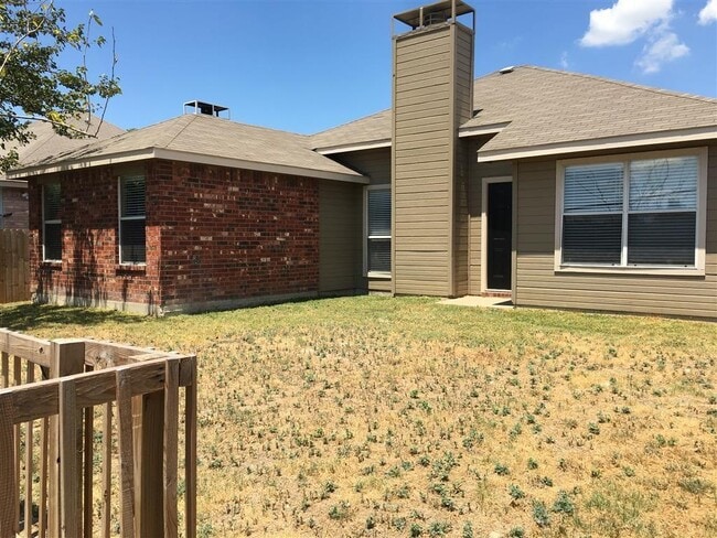 Building Photo - 6412 Royal Cedar Dr