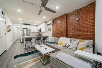 Building Photo - 1028 Hudson St