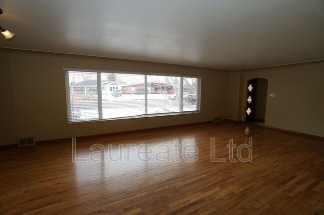 Building Photo - 1155 Eudora St