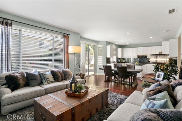 Building Photo - 9 Thorn Hill