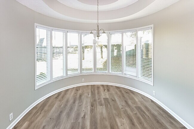 Foto del edificio - 1960 Chimneyrock Blvd E