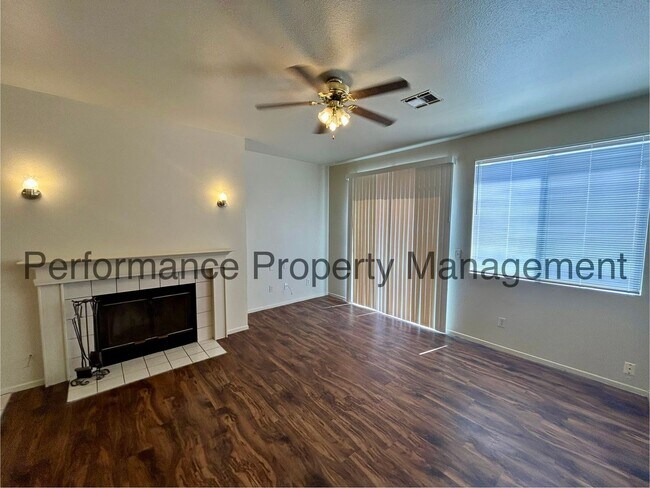 Foto del edificio - Stunning 4 Bed/3 Bath Condo in Silver Cree...