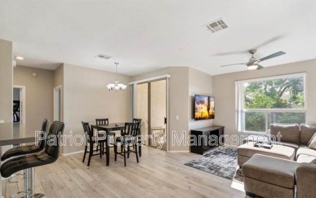 Building Photo - 9550 E Thunderbird Rd