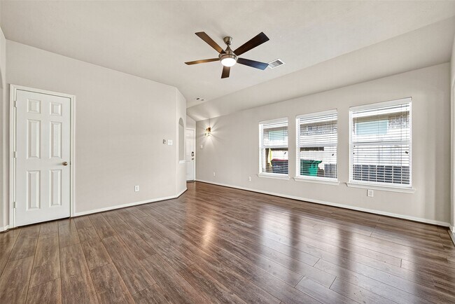 Building Photo - 26810 Henson Falls Dr
