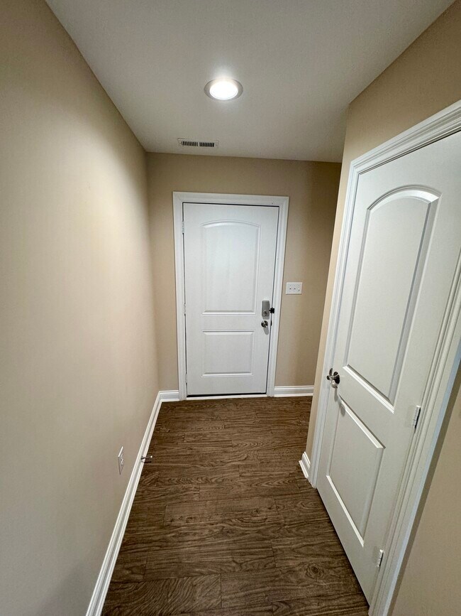 Foto del edificio - 8732 Kipling Dr