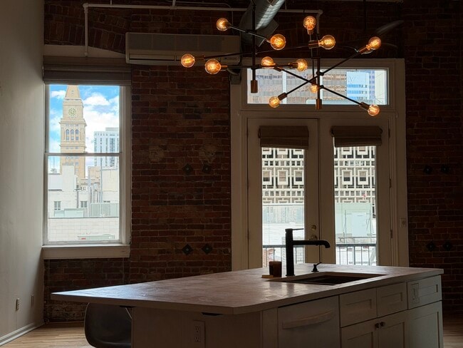 Photo - 1617 California St Apartment