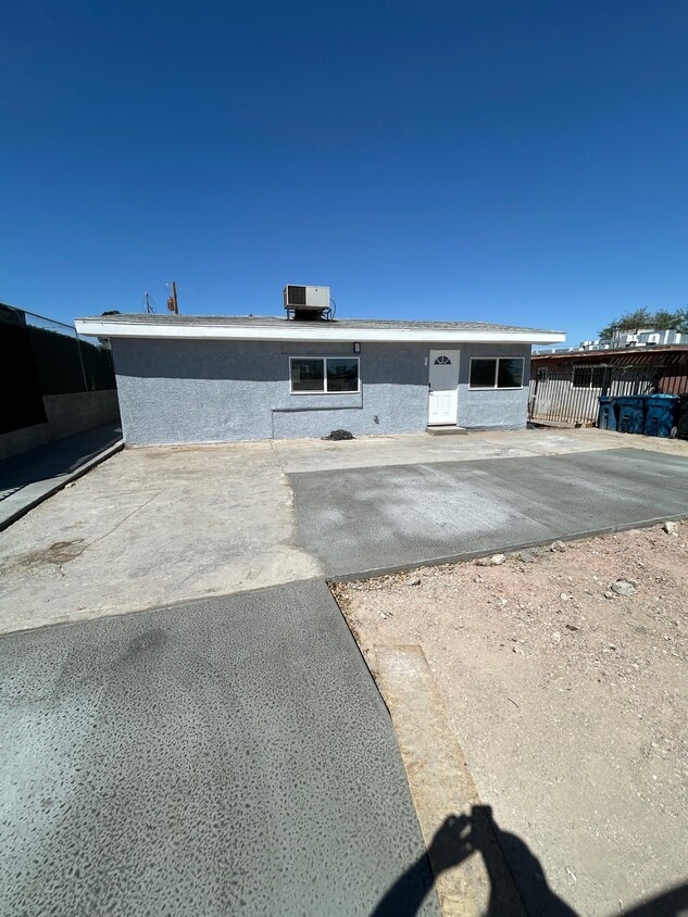 Primary Photo - 210 W Monroe Ave